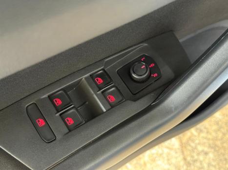 VOLKSWAGEN Nivus 1.0 4P FLEX 200 TSI COMFORTLINE TURBO AUTOM�TICO, Foto 18