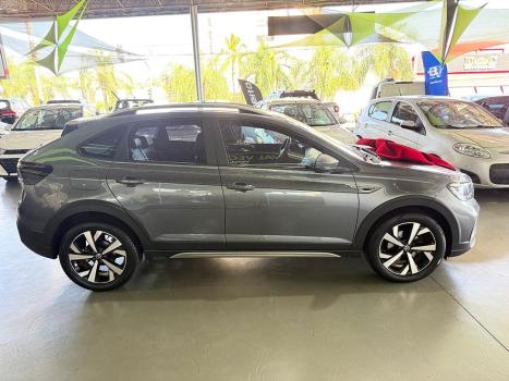 VOLKSWAGEN Nivus 1.0 4P FLEX 200 TSI HIGHLINE TURBO AUTOM�TICO, Foto 17