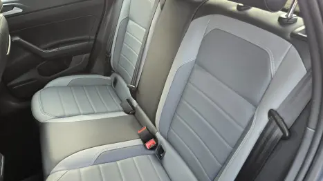 VOLKSWAGEN Nivus 1.0 4P FLEX 200 TSI HIGHLINE TURBO AUTOM�TICO, Foto 8