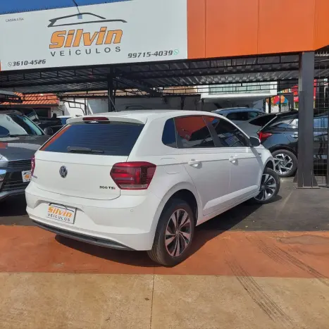 VOLKSWAGEN Polo Hatch 1.0 12V 4P 200 TSI  COMFORTLINE AUTOMTICO, Foto 4