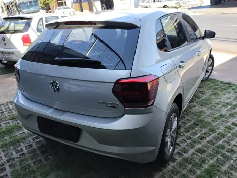 VOLKSWAGEN Polo Hatch 1.0 12V 4P 200 TSI  COMFORTLINE AUTOM�TICO, Foto 3