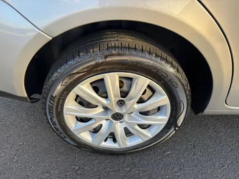 VOLKSWAGEN Polo Sedan 1.6 4P FLEX, Foto 13