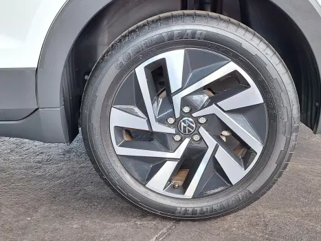 VOLKSWAGEN T-Cross 1.4 4P 250 TSI FLEX HIGHLINE AUTOM�TICO, Foto 19