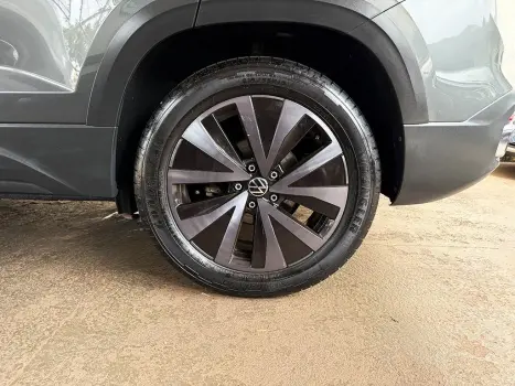 VOLKSWAGEN Taos 1.4 16V 4P FLEX 250 TSI HIGHLINE AUTOM�TICO, Foto 14
