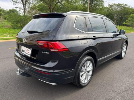 VOLKSWAGEN Tiguan 1.4 250 TSI TOTAL FLEX ALLSPACE COMFORTLINE TURBO AUTOMTICO TIPTRONIC, Foto 4