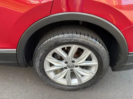 VOLKSWAGEN Tiguan 1.4 250 TSI TOTAL FLEX ALLSPACE COMFORTLINE TURBO AUTOMTICO TIPTRONIC, Foto 13