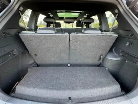 VOLKSWAGEN Tiguan 2.0 350 TSI TOTAL FLEX ALLSPACE R-LINE 4-MOTION TURBO AUTOMÁTICO DSG, Foto 8 VOLKSWAGEN Tiguan 2.0 350 TSI TOTAL FLEX ALLSPACE R-LINE 4-MOTION TURBO AUTOMÁTICO DSG, Foto 8