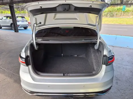 VOLKSWAGEN Virtus 1.0 4P 200 TSI FLEX HIGHLINE AUTOM�TICO, Foto 16