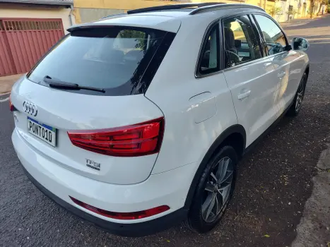 AUDI Q3 2.0 4P TFSI AMBIENTE QUATTRO S-TRONIC AUTOMTICO, Foto 4
