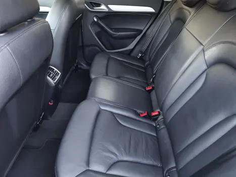 AUDI Q3 2.0 4P TFSI AMBIENTE QUATTRO S-TRONIC AUTOMTICO, Foto 9