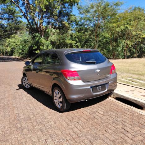 CHEVROLET Onix Hatch 1.4 4P FLEX LT, Foto 7