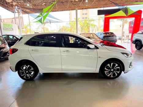 CHEVROLET Onix Hatch 1.0 12V 4P FLEX PREMIER TURBO AUTOMTICO, Foto 14