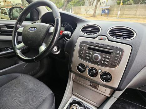 FORD Focus Hatch 1.6 16V 4P SE PLUS FLEX, Foto 11
