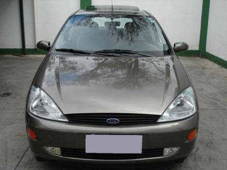 FORD Focus Hatch 1.8 16V 4P GHIA, Foto 2