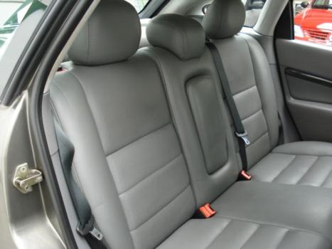 FORD Focus Hatch 1.8 16V 4P GHIA, Foto 5