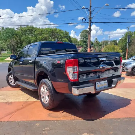 FORD Ranger 3.2 20V XLT 4X4 CABINE DUPLA TURBO DIESEL AUTOMTICO, Foto 3