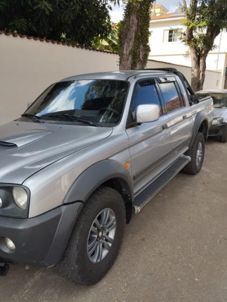 MITSUBISHI L 200 Outdoor 2.5 HPE 4X4 CABINE DUPLA TURBO DIESEL INTERCOOLER AUTOMTICO, Foto 2