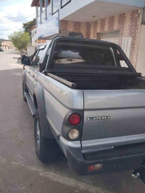 MITSUBISHI L 200 Outdoor 2.5 HPE 4X4 CABINE DUPLA TURBO DIESEL INTERCOOLER AUTOMTICO, Foto 4