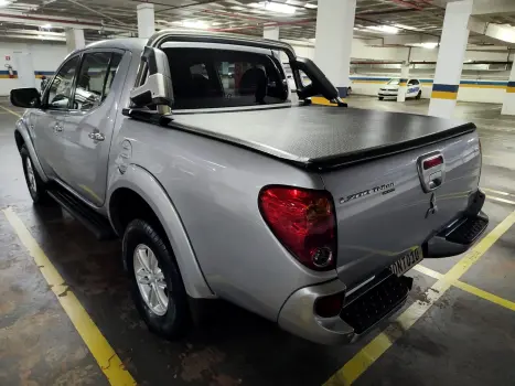 MITSUBISHI L 200 Triton 3.2 16V HPE 4X4 CABINE DUPLA TURBO DIESEL INTERCOOLER AUTOMTICO, Foto 6