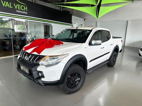 MITSUBISHI L 200 Triton 2.4 16V OUTDOOR HPE-S 4X4 CABINE DUPLA TURBO DIESEL AUTOMTICO, Foto 1