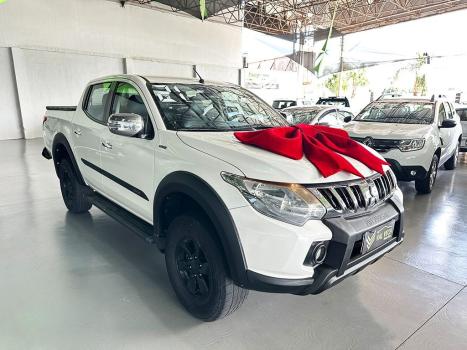 MITSUBISHI L 200 Triton 2.4 16V OUTDOOR HPE-S 4X4 CABINE DUPLA TURBO DIESEL AUTOMTICO, Foto 3
