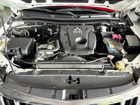 MITSUBISHI L 200 Triton 2.4 16V OUTDOOR HPE-S 4X4 CABINE DUPLA TURBO DIESEL AUTOMTICO, Foto 12