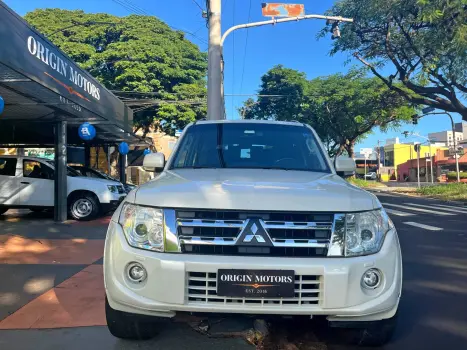 MITSUBISHI Pajero Full 3.2 16V 4P HPE 4X4 TURBO DIESEL INTERCOOLER AUTOMTICO, Foto 2