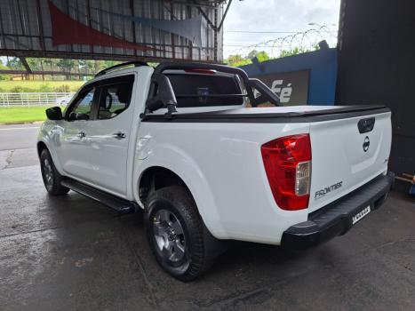 NISSAN Frontier 2.3 ATTACK CABINE DUPLA 4X4 BI-TURBO DIESEL AUTOMTICO, Foto 4