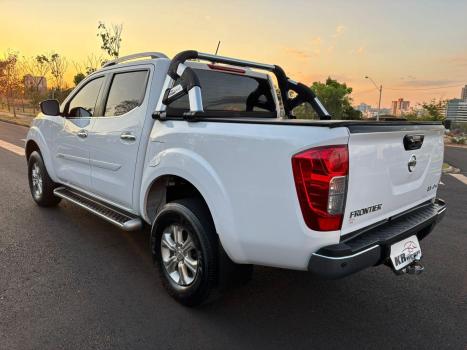 NISSAN Frontier 2.3 16V LE 4X4 CABINE DUPLA BI-TURBO DIESEL AUTOMTICO, Foto 4