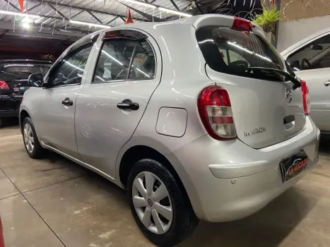 NISSAN March 1.0 12V 4P S FLEX, Foto 6