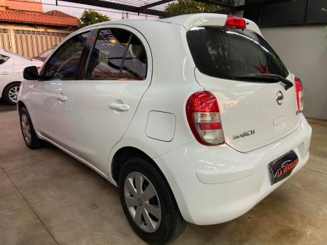 NISSAN March 1.6 16V 4P S FLEX, Foto 6