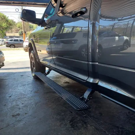 RAM 2500 6.7 I6 24V SLT CABINE DUPLA TURBO DIESEL NIGHT EDITION 4X4 AUTOMTICO, Foto 5