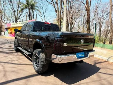 RAM 2500 6.7 I6 24V SLT CABINE DUPLA TURBO DIESEL LARAMIE 4X4 AUTOMTICO, Foto 13