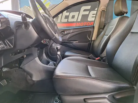 TOYOTA Etios Cross 1.5 16V 4P, Foto 11