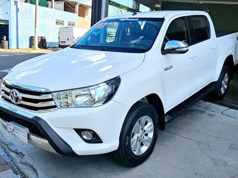 TOYOTA Hilux Caminhonete 2.7 16V 4P SRV CABINE DUPLA, Foto 2