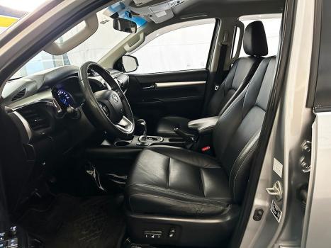 TOYOTA Hilux Caminhonete 2.8 16V SRV 4X4 DIESEL CABINE DUPLA AUTOMTICO, Foto 4