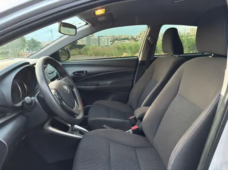 TOYOTA Yaris Sedan 1.5 16V 4P FLEX XL LIVE MULTIDRIVE AUTOMTICO CVT, Foto 8