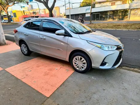 TOYOTA Yaris Sedan 1.5 16V 4P FLEX XL LIVE MULTIDRIVE AUTOMTICO CVT, Foto 3