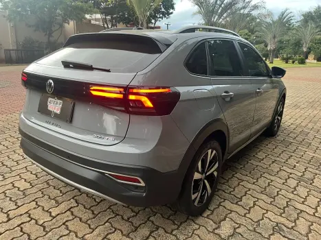 VOLKSWAGEN Nivus 1.0 4P FLEX 200 TSI HIGHLINE TURBO AUTOMTICO, Foto 6