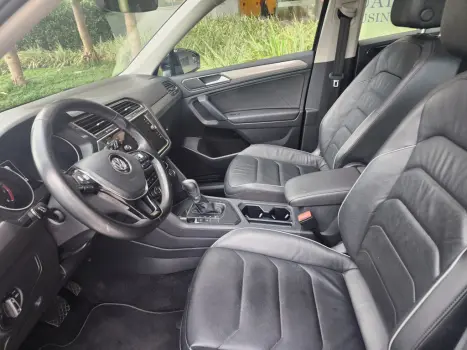 VOLKSWAGEN Tiguan 1.4 250 TSI TOTAL FLEX ALLSPACE COMFORTLINE TURBO AUTOMTICO TIPTRONIC, Foto 5