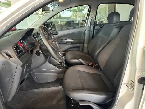 VOLKSWAGEN Voyage 1.0 4P FLEX, Foto 4