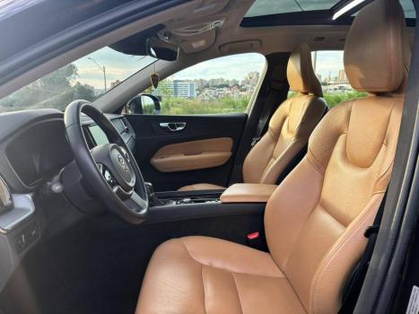 VOLVO XC60 2.0 4P D5 MOMENTUM DIESEL AWD GEARTRONIC, Foto 8