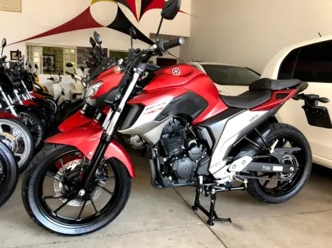 YAMAHA FZ 25 250 Fazer Flex , Foto 1