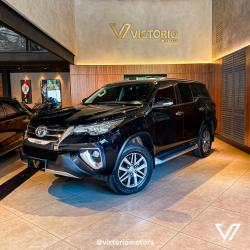 TOYOTA Hilux SW4 2.8 4P SRX 4X4 TURBO DIESEL AUTOM�TICO