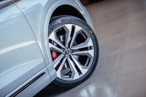 AUDI Q8 3.0 V6 24V 4P TFSI PERFORMANCE BLACK QUATTRO AUTOMÁTICO TIPTRONIC, Foto 17
