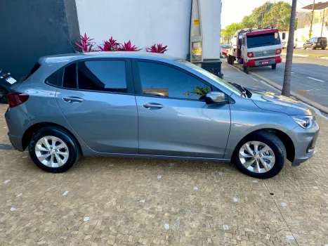 CHEVROLET Onix Hatch 1.0 12V 4P FLEX LTZ TURBO, Foto 4 CHEVROLET Onix Hatch 1.0 12V 4P FLEX LTZ TURBO, Foto 4