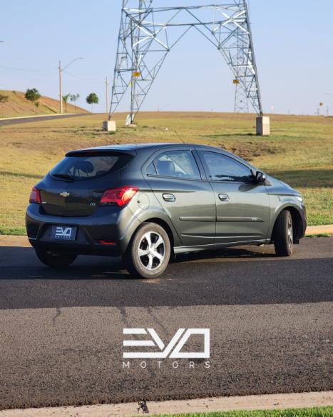 CHEVROLET Onix Hatch 1.4 4P FLEX LTZ AUTOMÁTICO, Foto 5 CHEVROLET Onix Hatch 1.4 4P FLEX LTZ AUTOMÁTICO, Foto 5