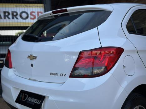 CHEVROLET Onix Hatch 1.4 4P FLEX LTZ, Foto 11
