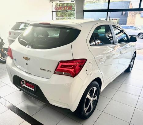 CHEVROLET Onix Hatch 1.4 4P FLEX LTZ, Foto 4