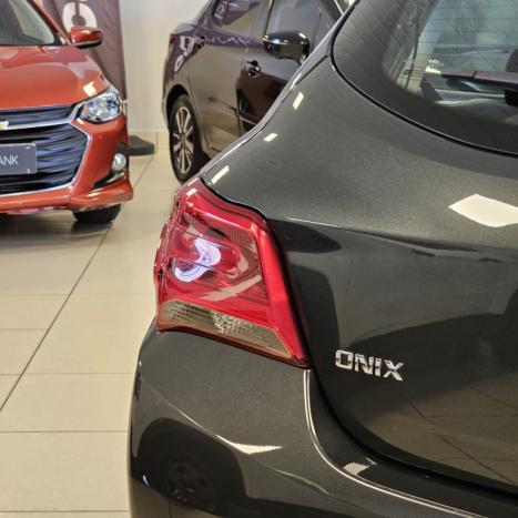 CHEVROLET Onix Hatch 1.4 4P FLEX LTZ, Foto 12